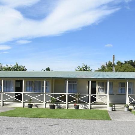 Featherston Motels And Camping Екстер'єр фото